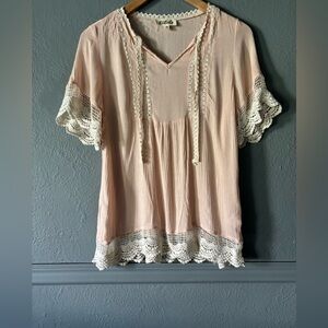 Listicle | Crochet Trim Blouse | Light Pink | Short Sleeve | M 🌸✨